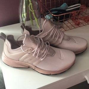 Women’s Nike prestos